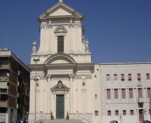 640px-Cattedrale_civitavecchia-1