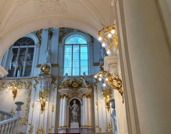 Экскурсия на выставку Эрмитажа “Кабинеты и их секреты”