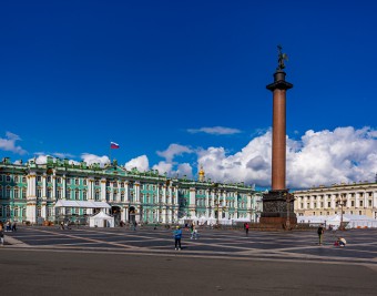Обзорная экскурсия по Санкт-Петербургу: от Исаакиевской площади до Елисеевского магазина