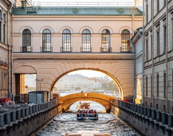 «Петербургская увертюра: прогулка по каналам, экскурсия и концерт»